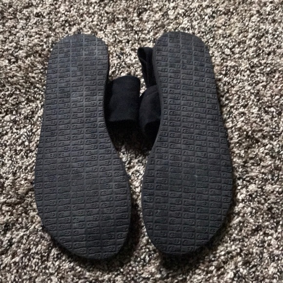 Sanuks - Picture 2 of 2